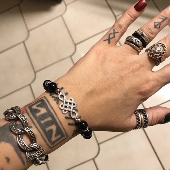 Genuine onyx white gold plated cz celtic charm - Picture 4 of 8